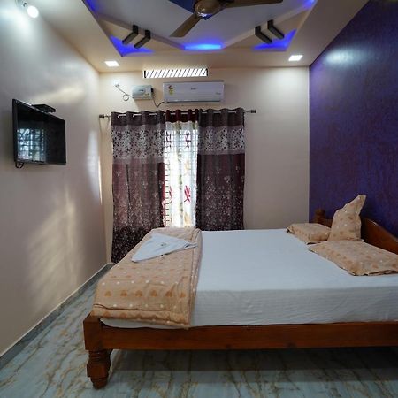 Akash Homestay Хампи Экстерьер фото