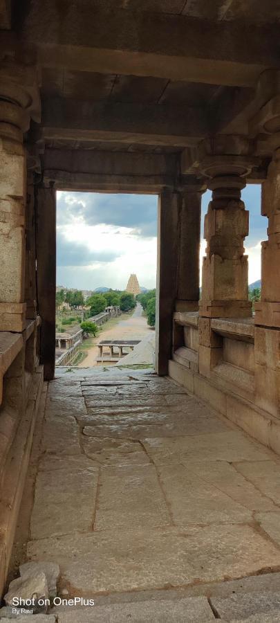 Akash Homestay Хампи Экстерьер фото