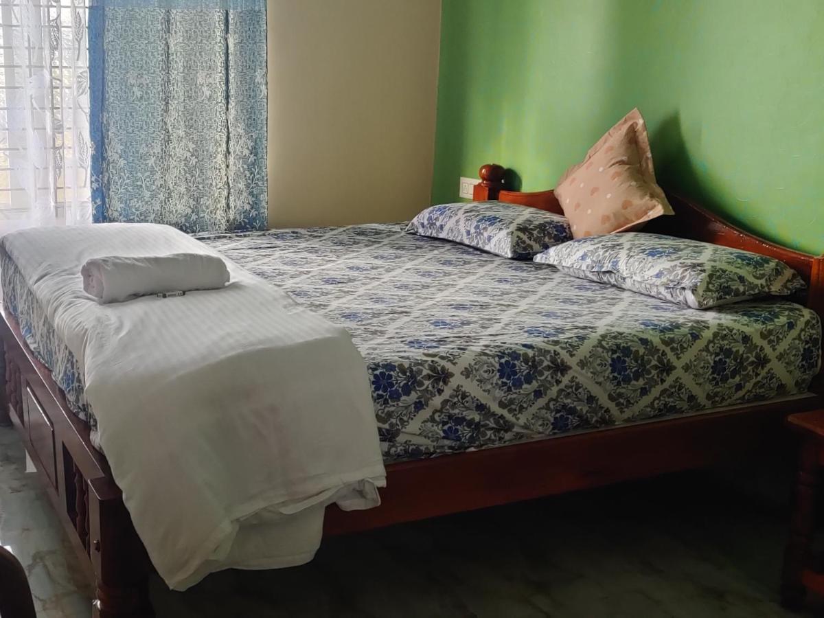 Akash Homestay Хампи Экстерьер фото