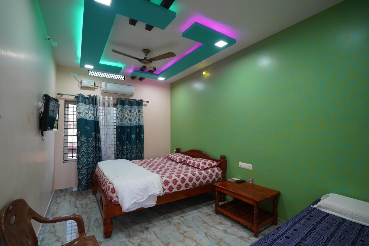 Akash Homestay Хампи Экстерьер фото