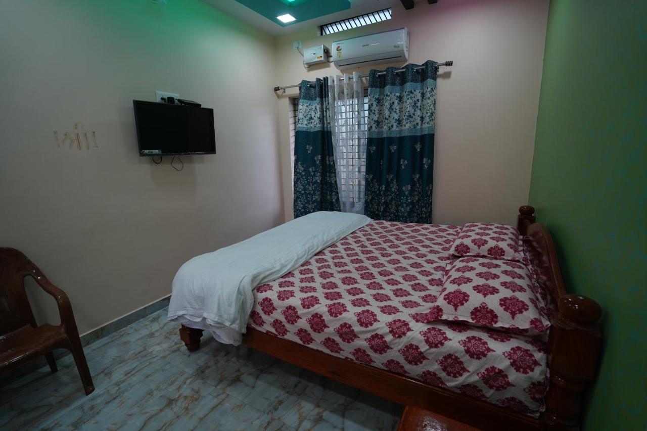Akash Homestay Хампи Экстерьер фото