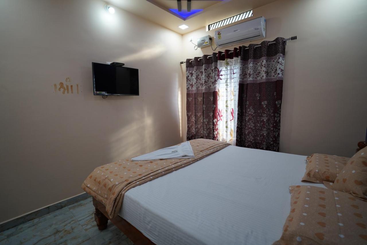 Akash Homestay Хампи Экстерьер фото