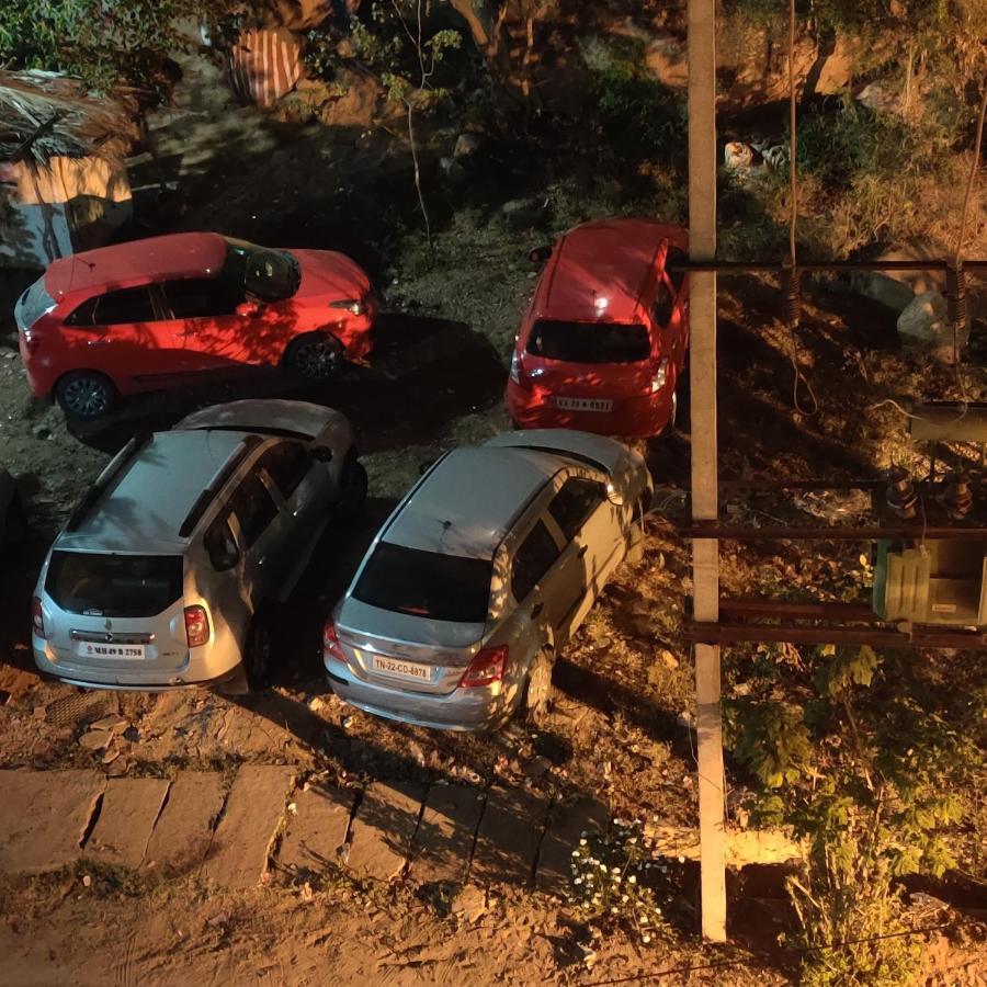 Akash Homestay Хампи Экстерьер фото