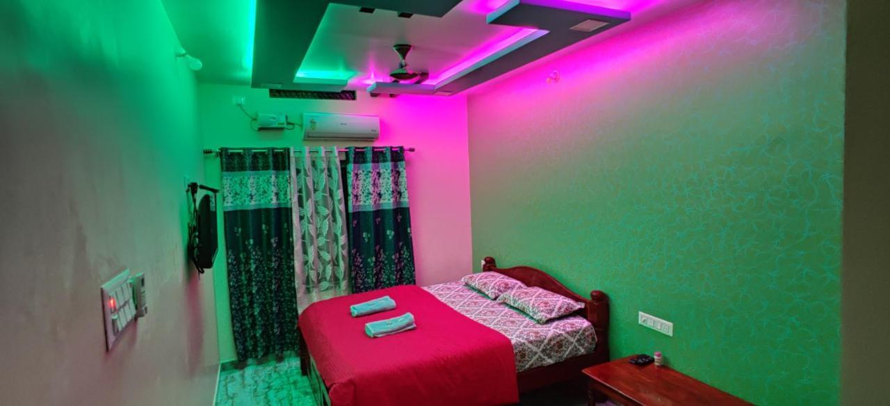 Akash Homestay Хампи Экстерьер фото