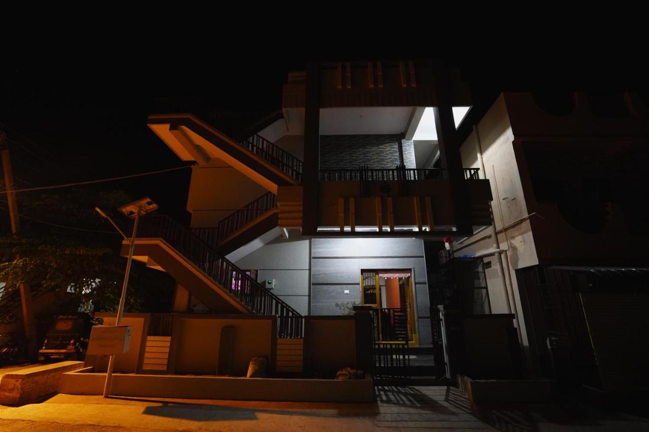 Akash Homestay Хампи Экстерьер фото